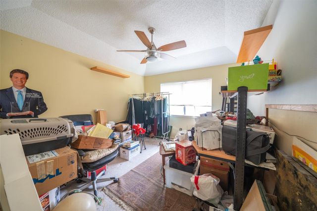 6215 Ash Oak Drive, Houston, TX 77091