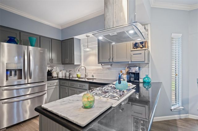 6215 Ash Oak Drive, Houston, TX 77091