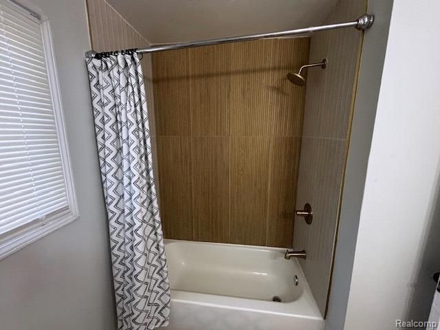 5115 Allingham Drive, White Lake, MI 48383