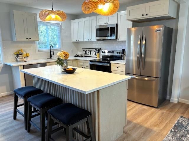 5115 Allingham Drive, White Lake, MI 48383