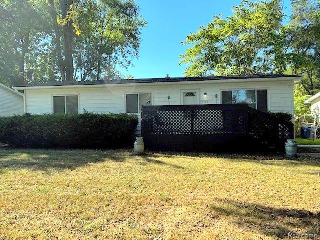 5115 Allingham Drive, White Lake, MI 48383