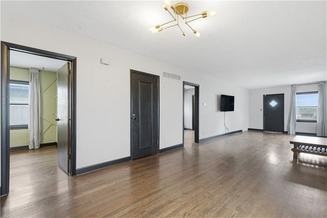 1811 Pendleton Avenue, Kansas City, MO 64124