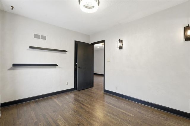 1811 Pendleton Avenue, Kansas City, MO 64124