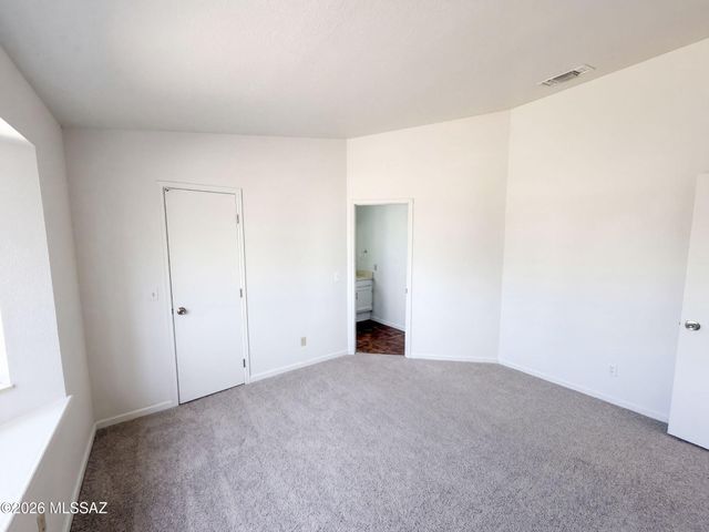 5840 N Belbrook Drive, Tucson, AZ 85741