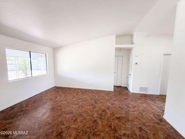 5840 N Belbrook Drive, Tucson, AZ 85741