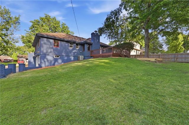 6518 Sterling Avenue, Raytown, MO 64133