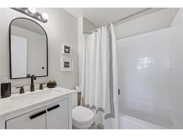 7790 S Harlan Way, Littleton, CO 80128