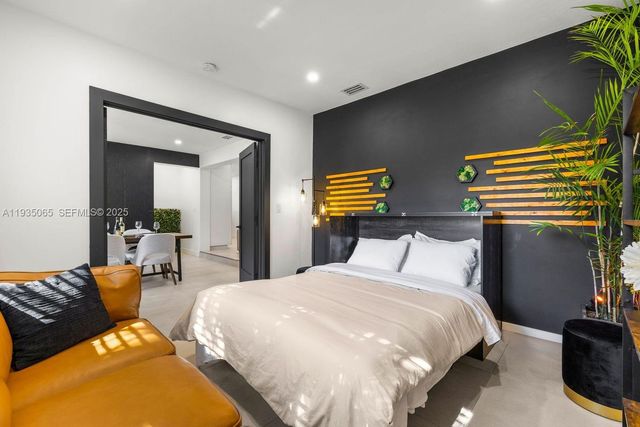 3260 NW 9th St, Miami, FL 33125