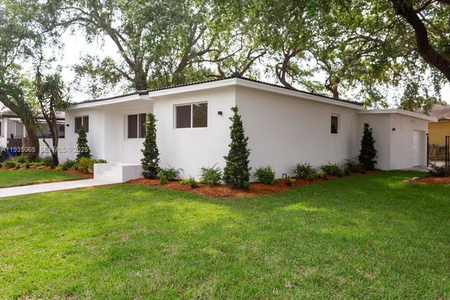 3260 NW 9th St, Miami, FL 33125