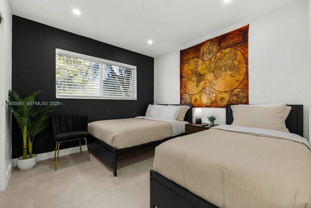 3260 NW 9th St, Miami, FL 33125