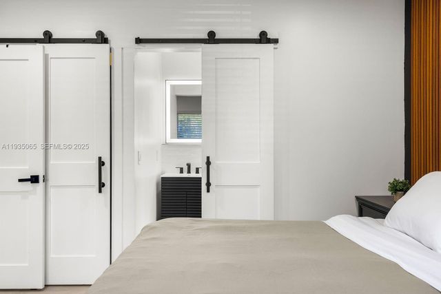 3260 NW 9th St, Miami, FL 33125