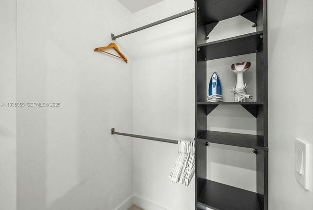 3260 NW 9th St, Miami, FL 33125