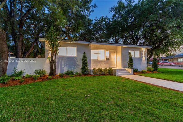 3260 NW 9th St, Miami, FL 33125