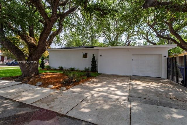 3260 NW 9th St, Miami, FL 33125