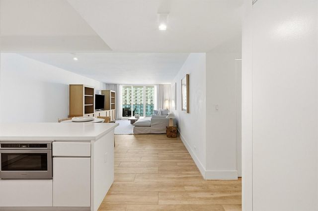 2301 Collins Avenue 1205, Miami Beach, FL 33139