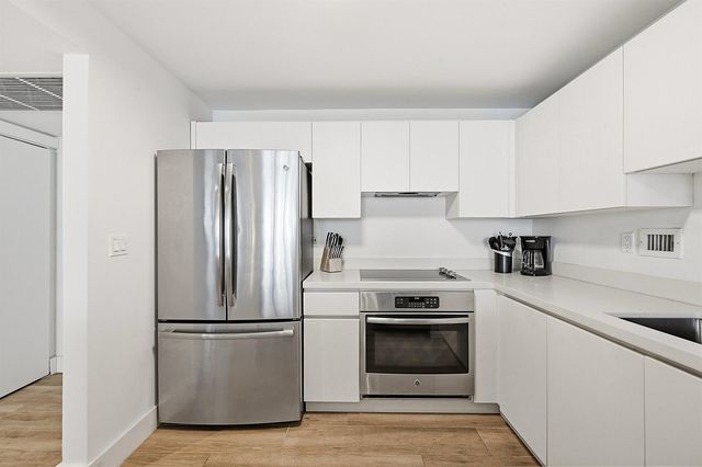 2301 Collins Avenue 1205, Miami Beach, FL 33139