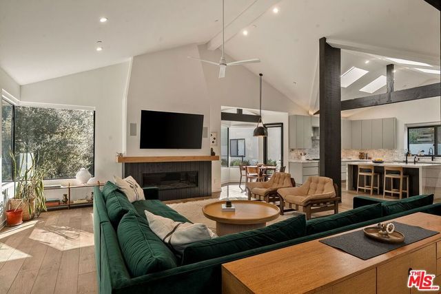 28222 Via Acero Street, Malibu, CA 90265