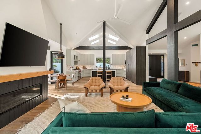 28222 Via Acero Street, Malibu, CA 90265