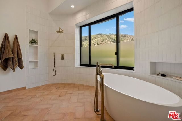 28222 Via Acero Street, Malibu, CA 90265
