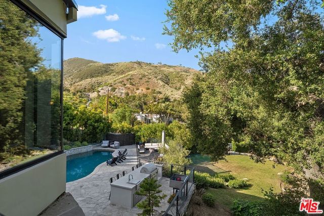 28222 Via Acero Street, Malibu, CA 90265