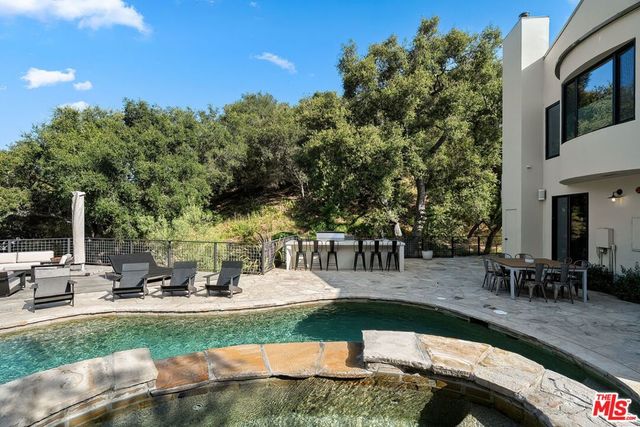 28222 Via Acero Street, Malibu, CA 90265