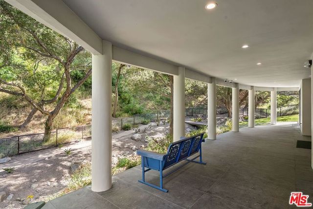 28222 Via Acero Street, Malibu, CA 90265