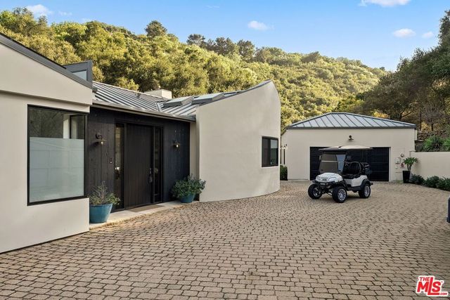 28222 Via Acero Street, Malibu, CA 90265