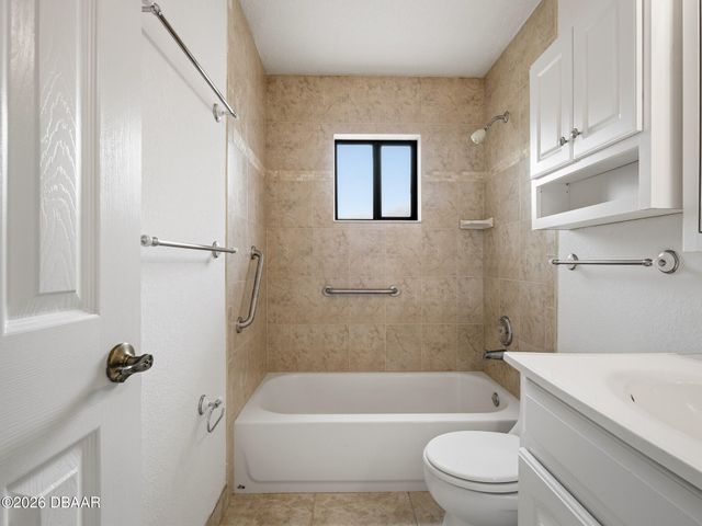 808 E 1st Avenue, New Smyrna Beach, FL 32169