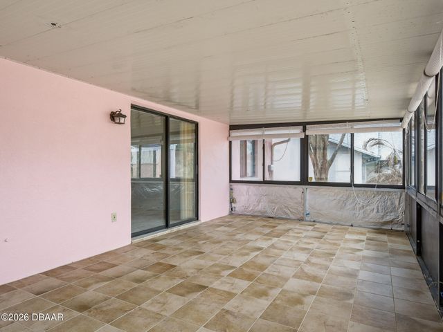 808 E 1st Avenue, New Smyrna Beach, FL 32169