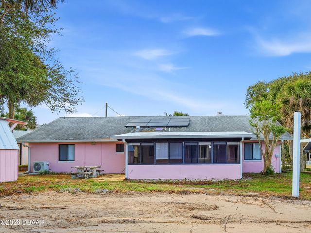 808 E 1st Avenue, New Smyrna Beach, FL 32169