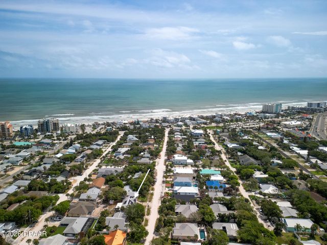 808 E 1st Avenue, New Smyrna Beach, FL 32169