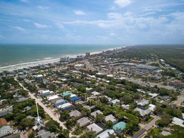 808 E 1st Avenue, New Smyrna Beach, FL 32169