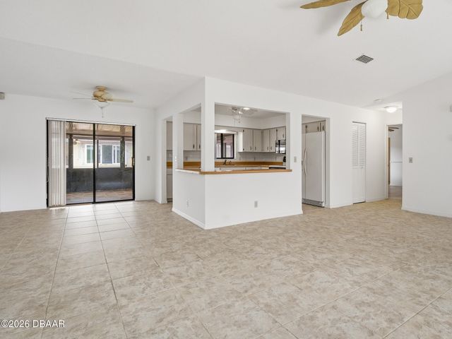 808 E 1st Avenue, New Smyrna Beach, FL 32169