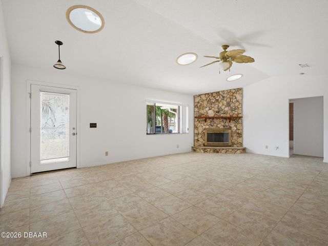 808 E 1st Avenue, New Smyrna Beach, FL 32169