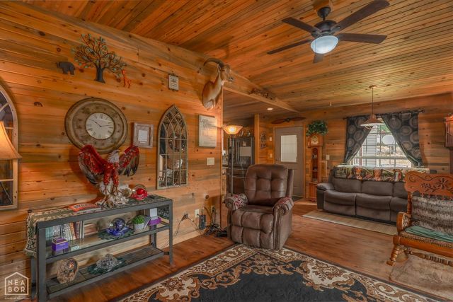 21 W Lakeshore Drive, Highland, AR 72542