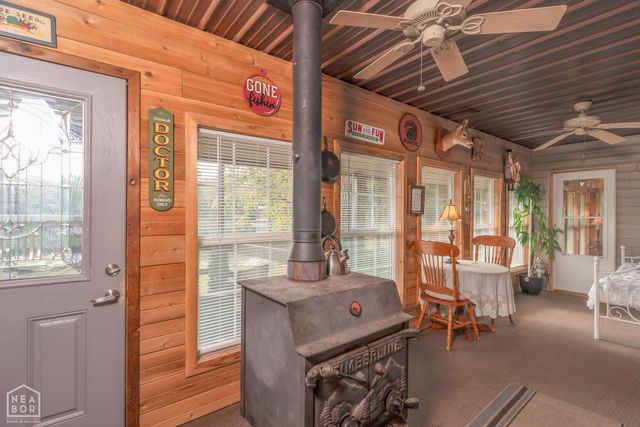 21 W Lakeshore Drive, Highland, AR 72542