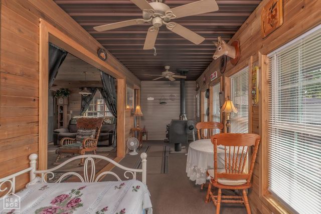 21 W Lakeshore Drive, Highland, AR 72542