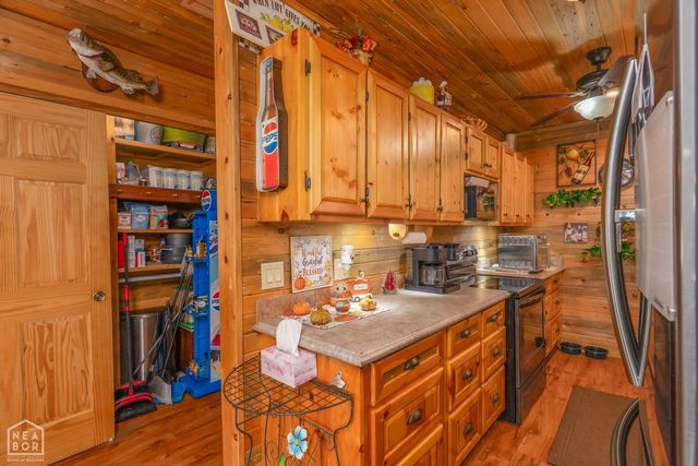 21 W Lakeshore Drive, Highland, AR 72542