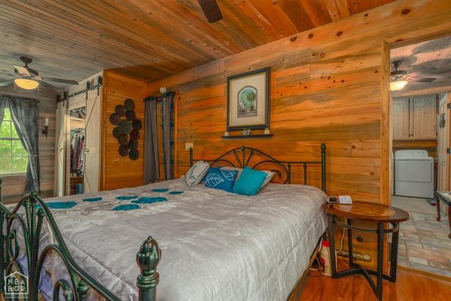 21 W Lakeshore Drive, Highland, AR 72542