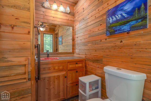 21 W Lakeshore Drive, Highland, AR 72542