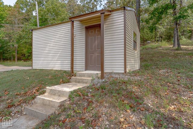 21 W Lakeshore Drive, Highland, AR 72542