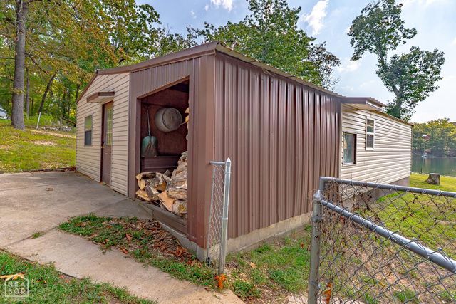 21 W Lakeshore Drive, Highland, AR 72542