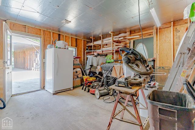 21 W Lakeshore Drive, Highland, AR 72542