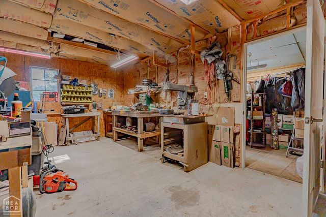 21 W Lakeshore Drive, Highland, AR 72542