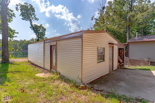 21 W Lakeshore Drive, Highland, AR 72542