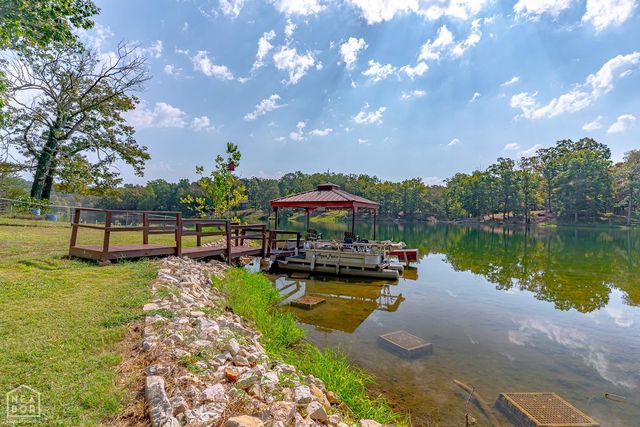 21 W Lakeshore Drive, Highland, AR 72542