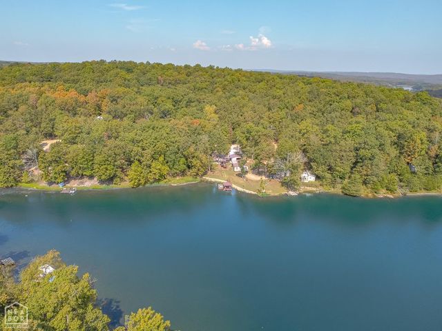 21 W Lakeshore Drive, Highland, AR 72542