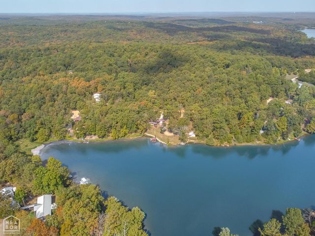 21 W Lakeshore Drive, Highland, AR 72542