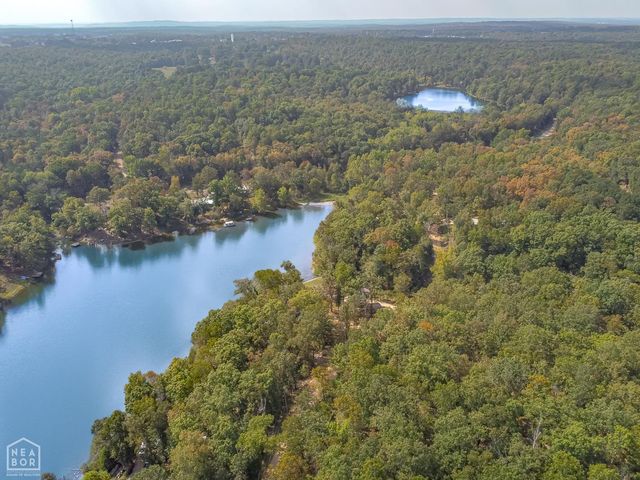 21 W Lakeshore Drive, Highland, AR 72542