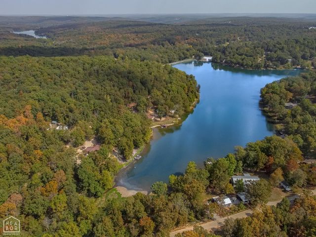 21 W Lakeshore Drive, Highland, AR 72542